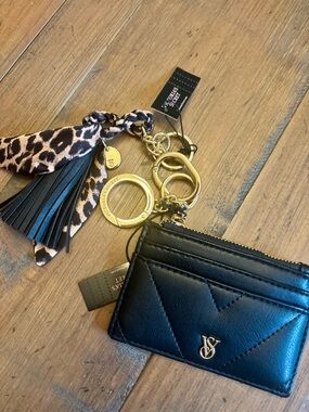 NWT Victoria’s Secret black quilted card case and keychain set